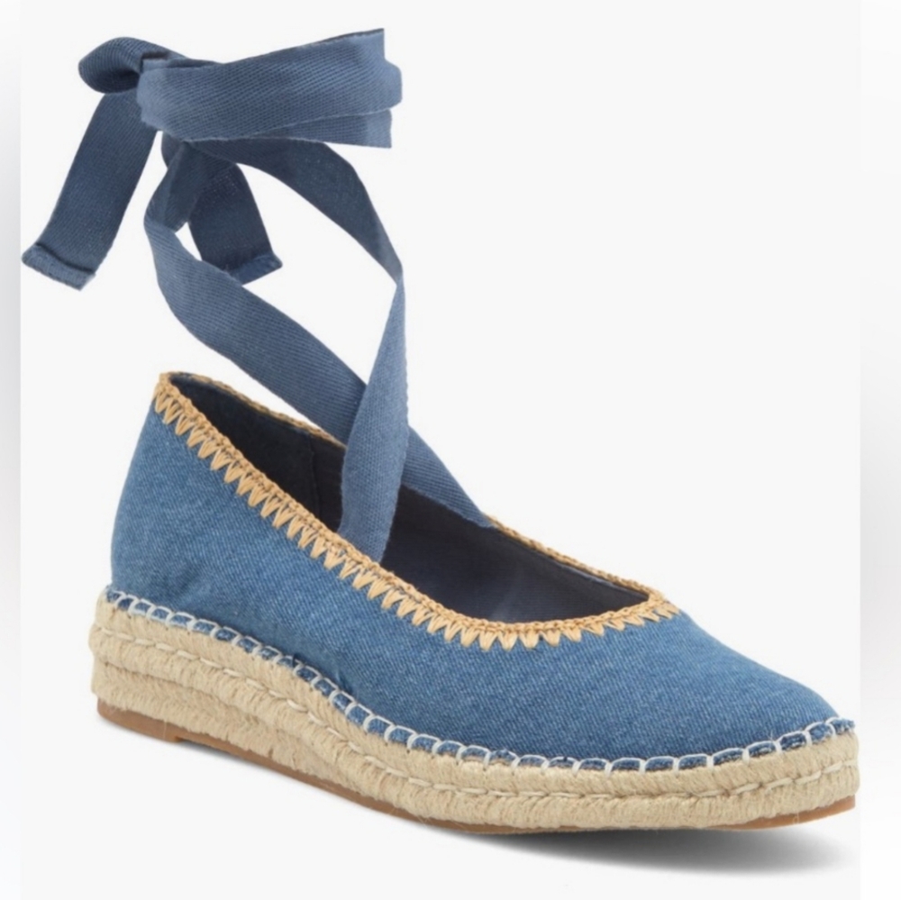 Dolce Vita Morgan Blue Denim Round-Toe Platform Flats & Wraparound Ankle…